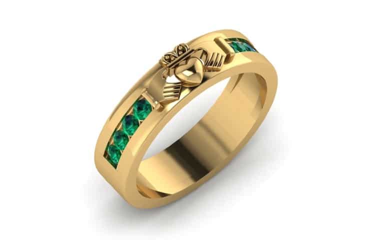 Emerald Claddagh Ring Band